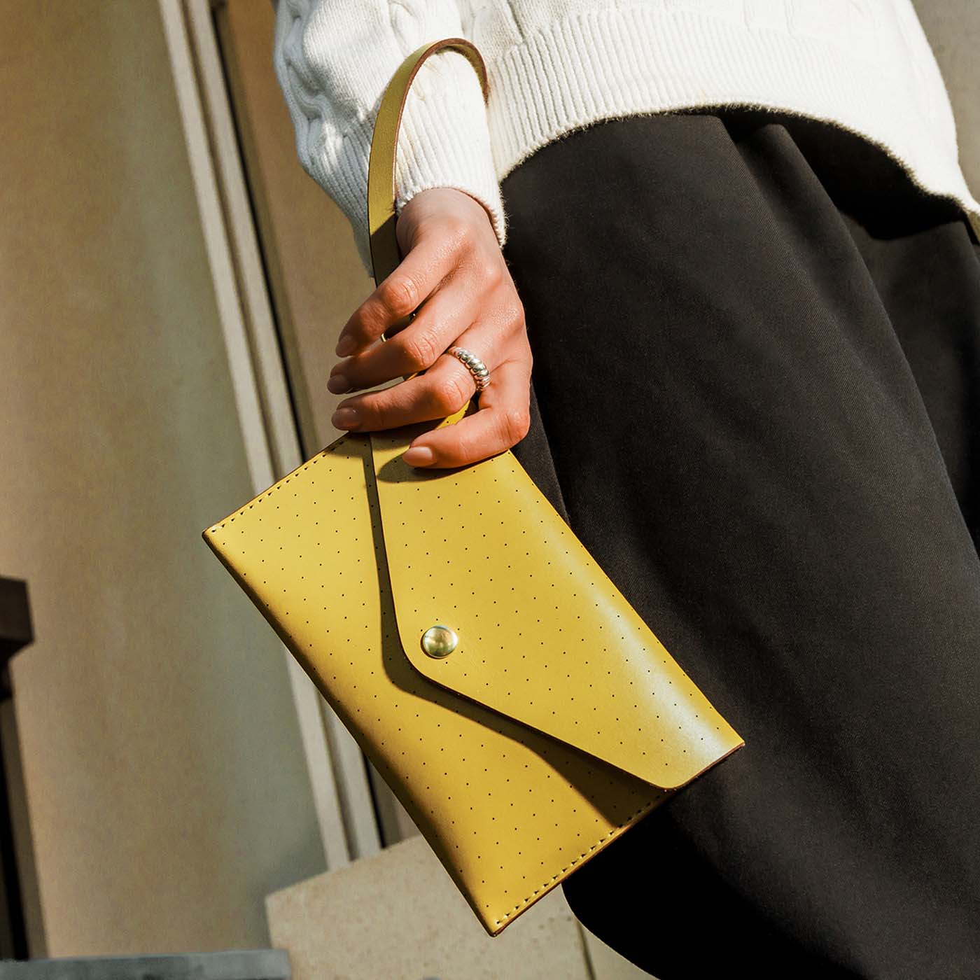 Clutch - Image 3